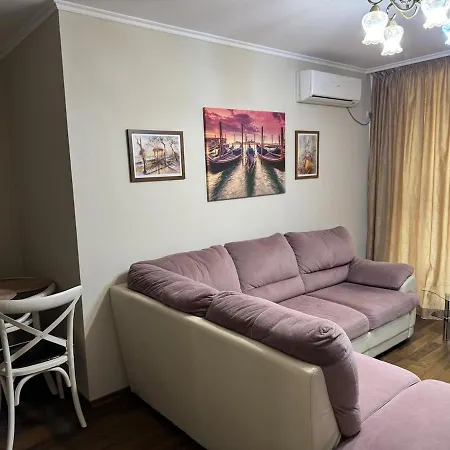 Appartement Rose Gardens 10 *